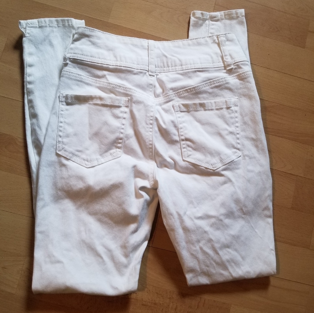 Ripped White Skinny Jeans (Size 7) - Picture 2 of 5